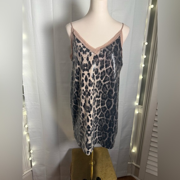 Entro Leopard Sequin Mini Dress Medium - Picture 1 of 7
